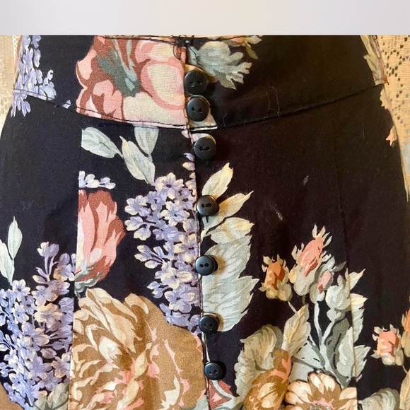Black floral long button front  skirt petite - Picture 9 of 9